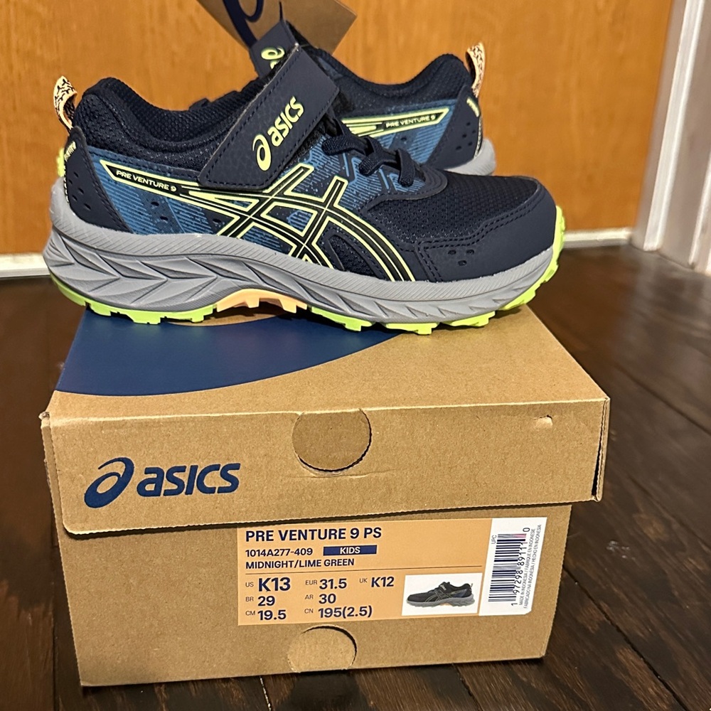Asics Kids Trail Sneakers in Midnight Navy and Lime